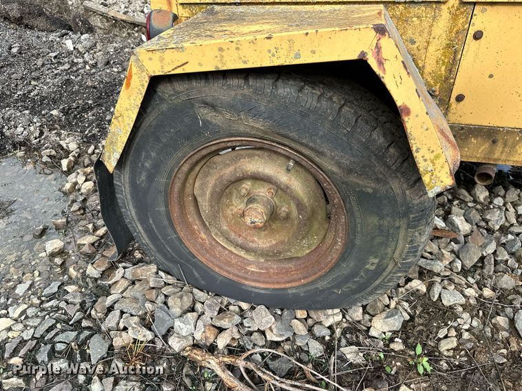 image for item JE9445 (3) Albert Equipment light plants