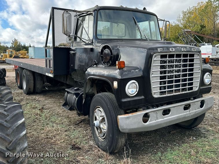 image for item JE9448 1978 Ford  rollback truck