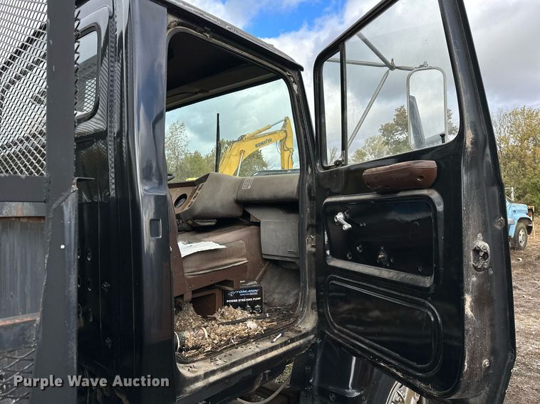 image for item JE9448 1978 Ford  rollback truck