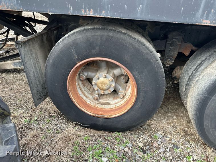 image for item JE9448 1978 Ford  rollback truck