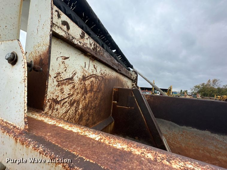 image for item JE9449 1999 Freightliner FLD  dump truck