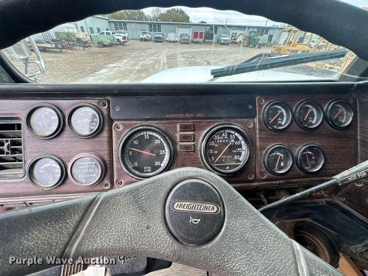 image for item JE9449 1999 Freightliner FLD  dump truck