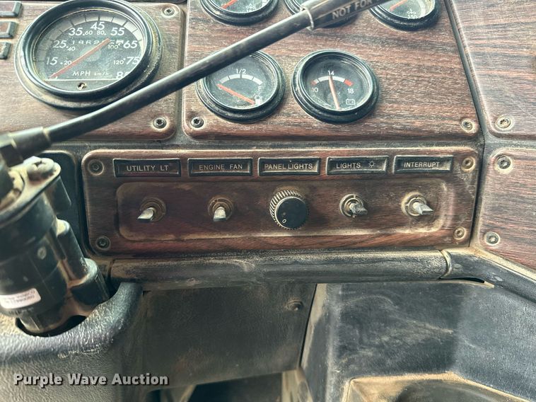 image for item JE9449 1999 Freightliner FLD  dump truck