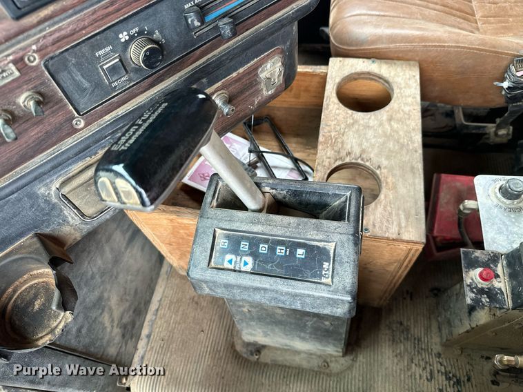 image for item JE9449 1999 Freightliner FLD  dump truck