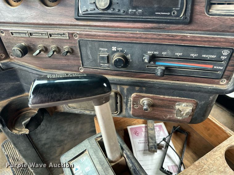 image for item JE9449 1999 Freightliner FLD  dump truck