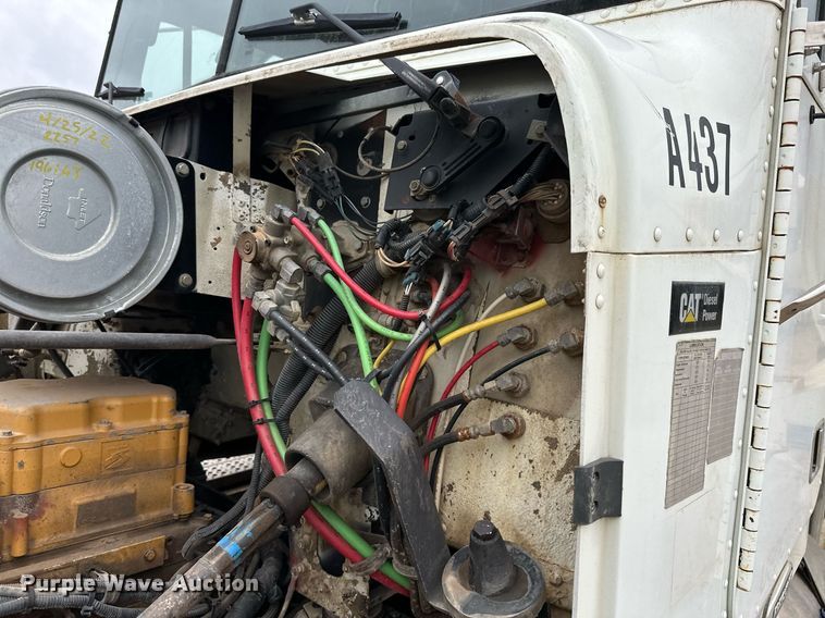 image for item JE9449 1999 Freightliner FLD  dump truck