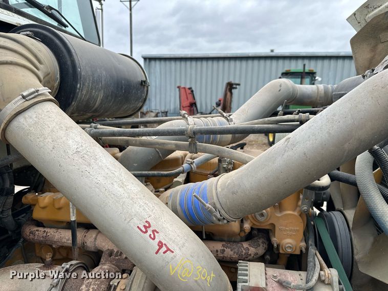 image for item JE9449 1999 Freightliner FLD  dump truck