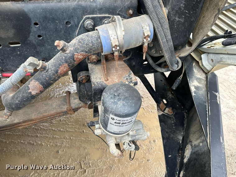 image for item JE9449 1999 Freightliner FLD  dump truck