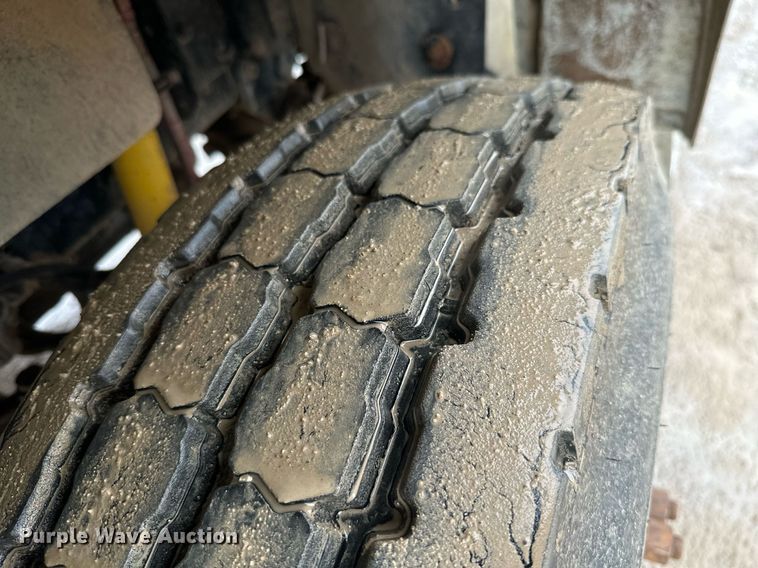 image for item JE9449 1999 Freightliner FLD  dump truck