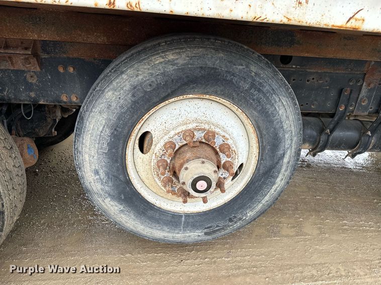 image for item JE9449 1999 Freightliner FLD  dump truck