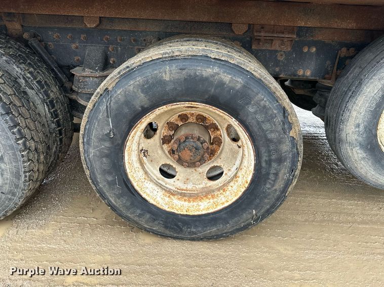 image for item JE9449 1999 Freightliner FLD  dump truck