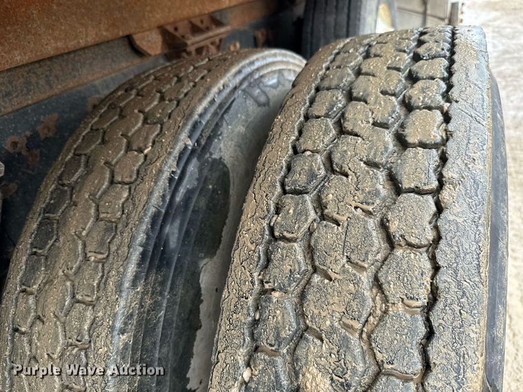 image for item JE9449 1999 Freightliner FLD  dump truck