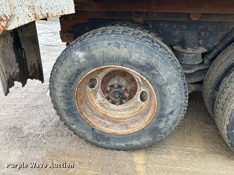 image for item JE9449 1999 Freightliner FLD  dump truck