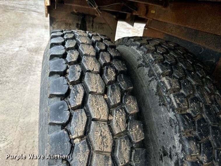 image for item JE9449 1999 Freightliner FLD  dump truck