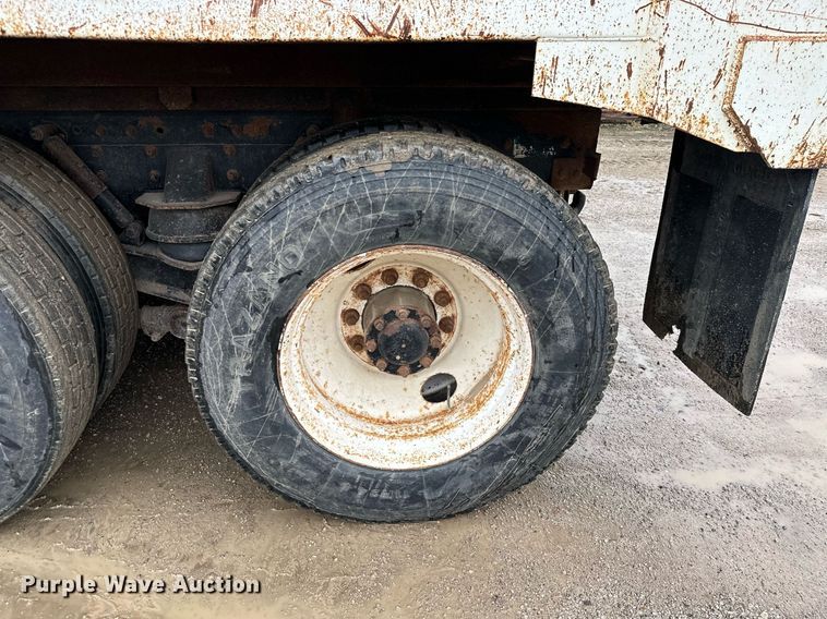 image for item JE9449 1999 Freightliner FLD  dump truck