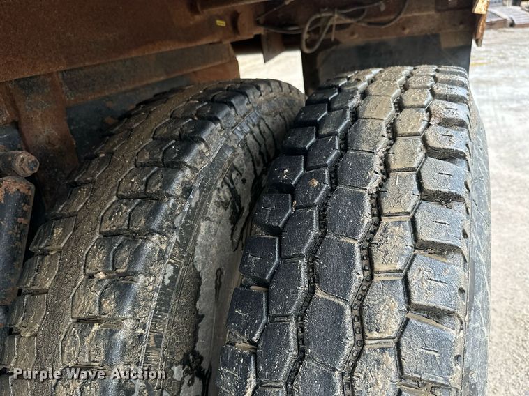 image for item JE9449 1999 Freightliner FLD  dump truck