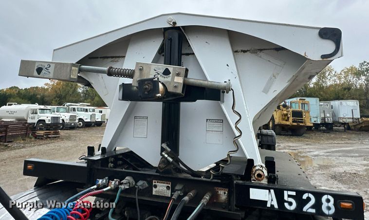 image for item JE9452 2015 Side Dump Industries  side dump trailer