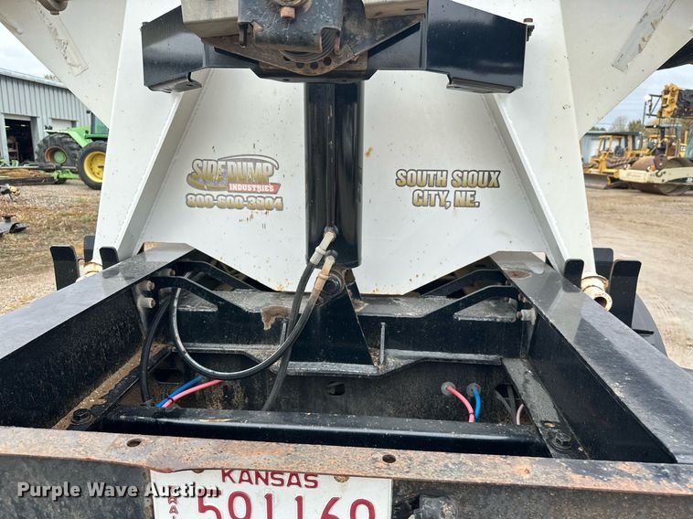 image for item JE9452 2015 Side Dump Industries  side dump trailer