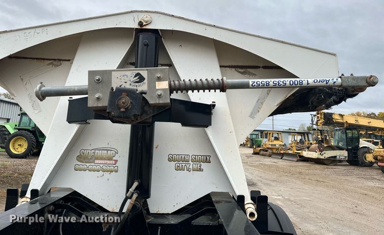 image for item JE9452 2015 Side Dump Industries  side dump trailer