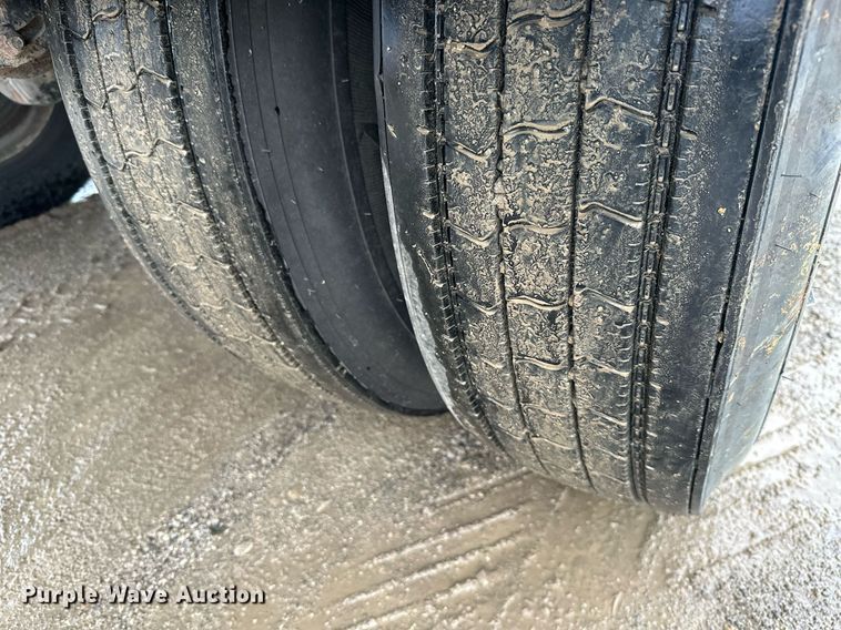 image for item JE9452 2015 Side Dump Industries  side dump trailer