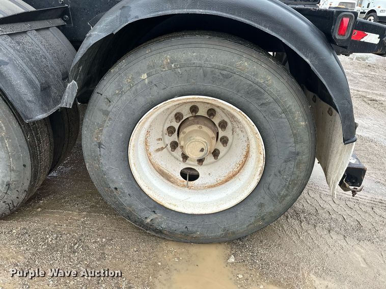 image for item JE9452 2015 Side Dump Industries  side dump trailer