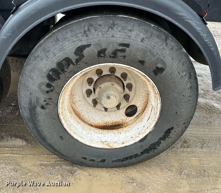 image for item JE9452 2015 Side Dump Industries  side dump trailer