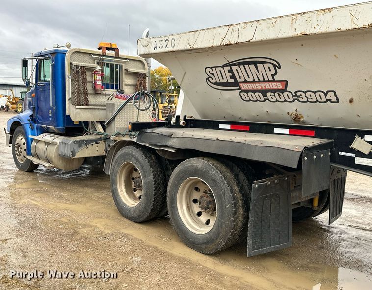 image for item JE9453 1999 International 9200  semi truck