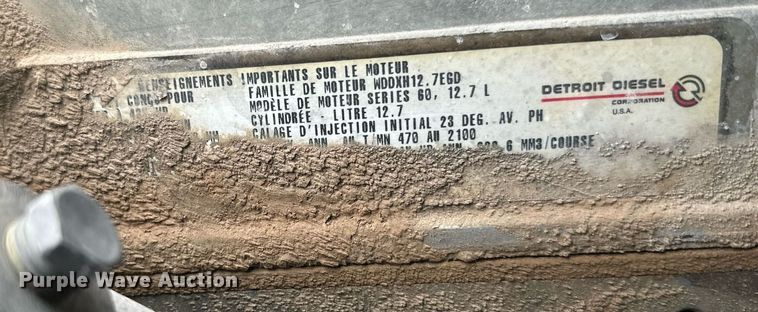 image for item JE9453 1999 International 9200  semi truck