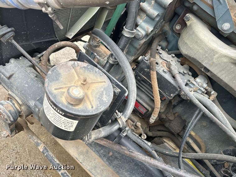 image for item JE9453 1999 International 9200  semi truck