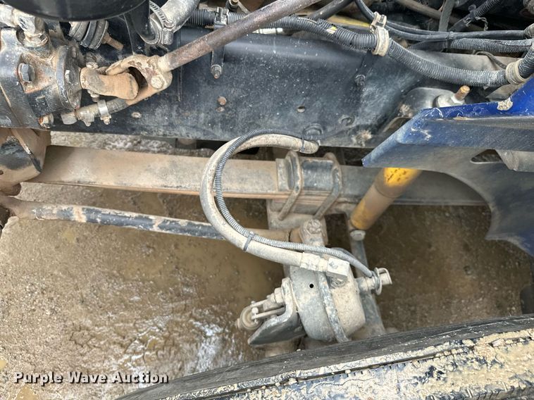 image for item JE9453 1999 International 9200  semi truck