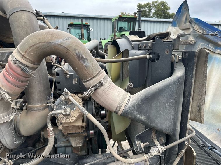 image for item JE9453 1999 International 9200  semi truck