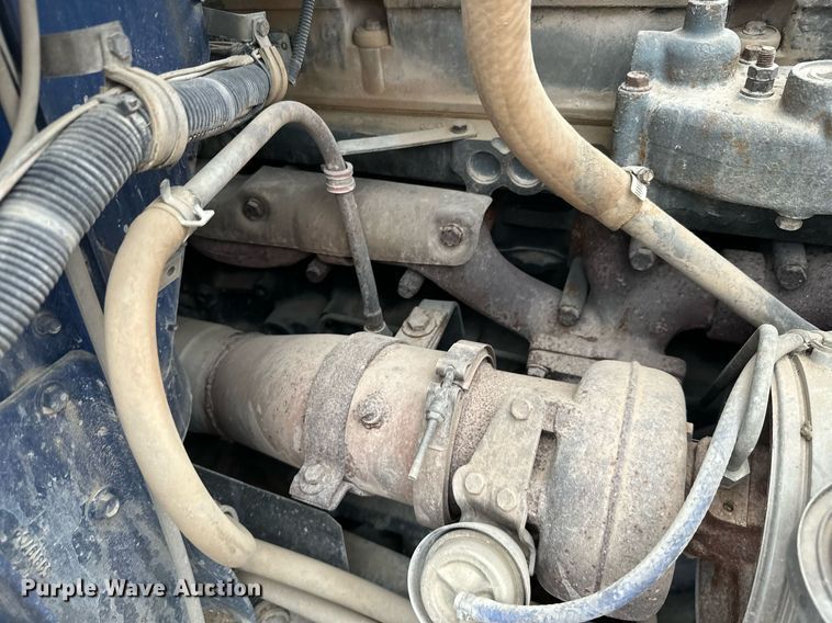 image for item JE9453 1999 International 9200  semi truck