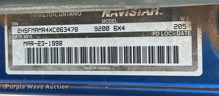 image for item JE9453 1999 International 9200  semi truck