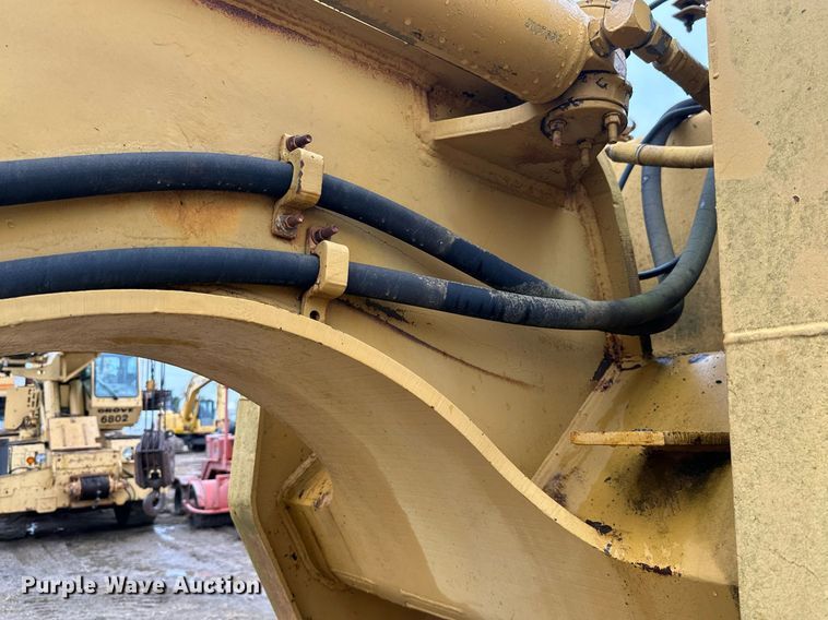 image for item JE9456 1997 Caterpillar 613C  water wagon