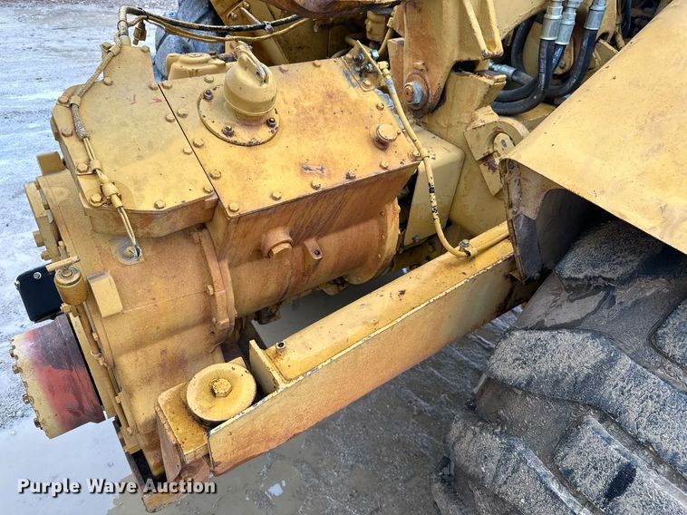 image for item JE9456 1997 Caterpillar 613C  water wagon