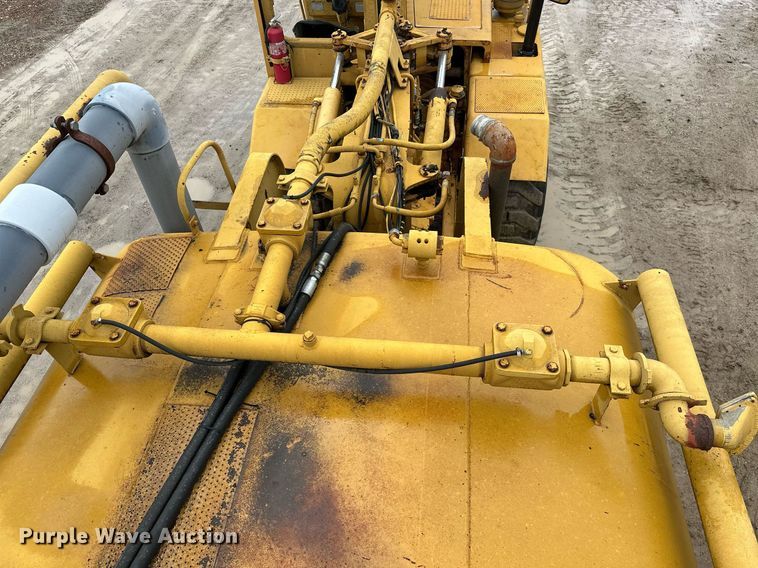 image for item JE9456 1997 Caterpillar 613C  water wagon