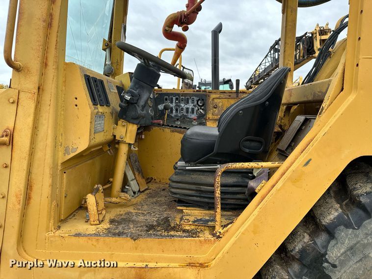 image for item JE9456 1997 Caterpillar 613C  water wagon