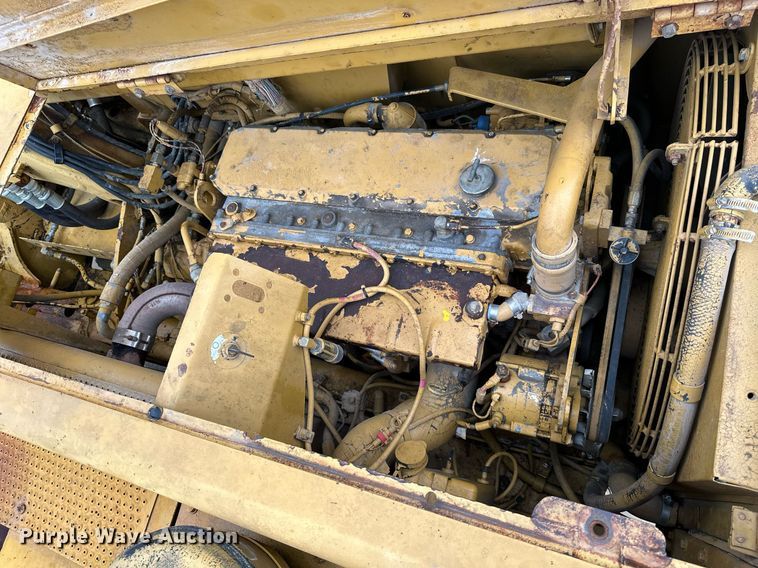 image for item JE9456 1997 Caterpillar 613C  water wagon