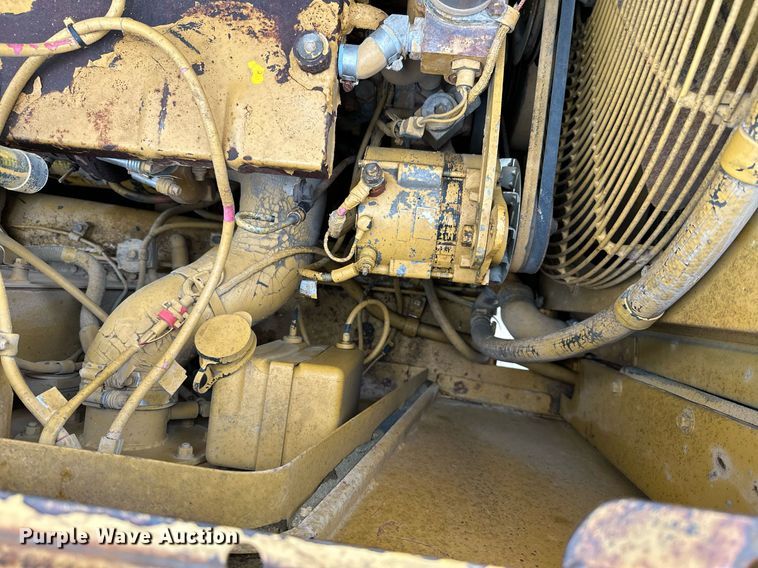 image for item JE9456 1997 Caterpillar 613C  water wagon