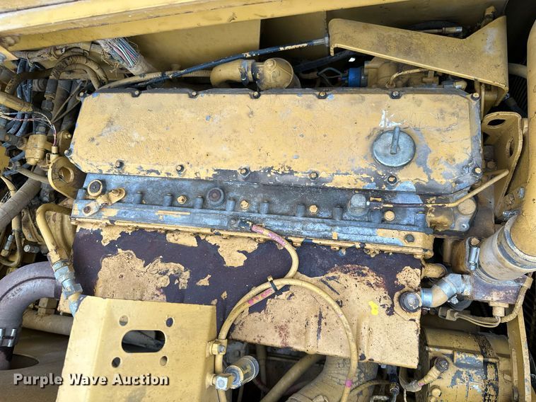 image for item JE9456 1997 Caterpillar 613C  water wagon