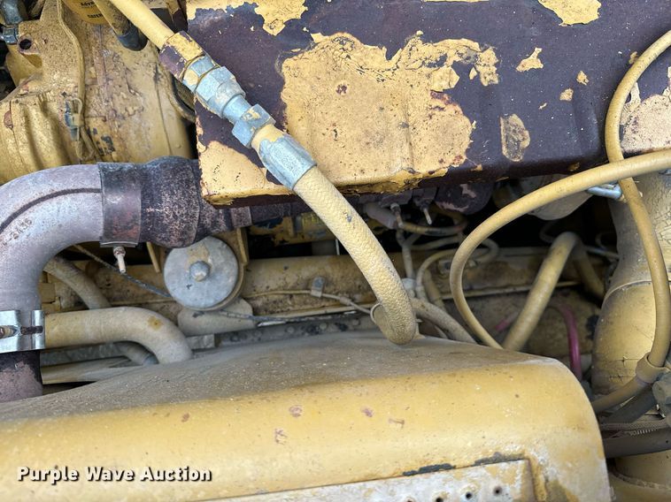 image for item JE9456 1997 Caterpillar 613C  water wagon