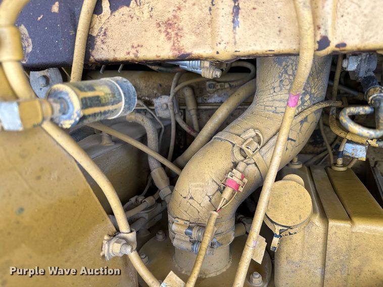 image for item JE9456 1997 Caterpillar 613C  water wagon