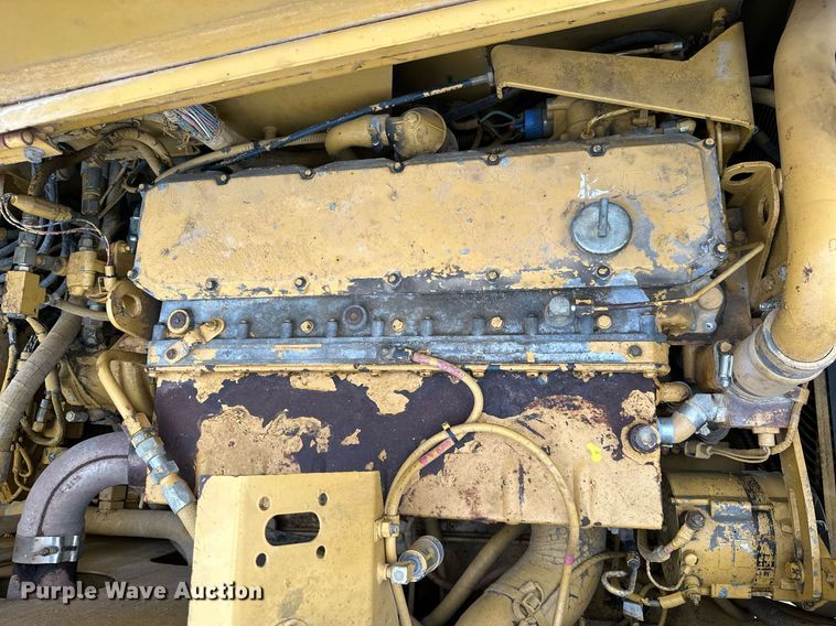 image for item JE9456 1997 Caterpillar 613C  water wagon