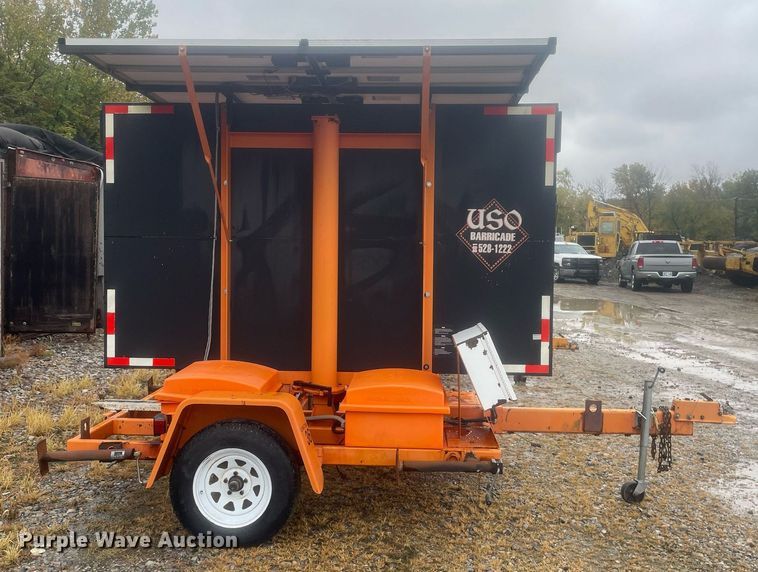 image for item JE9464 (2) National Signal VU Pointe 15429 message board trailers