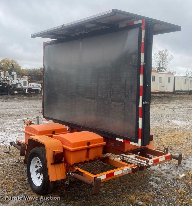 image for item JE9464 (2) National Signal VU Pointe 15429 message board trailers