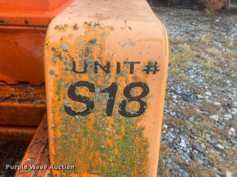 image for item JE9464 (2) National Signal VU Pointe 15429 message board trailers