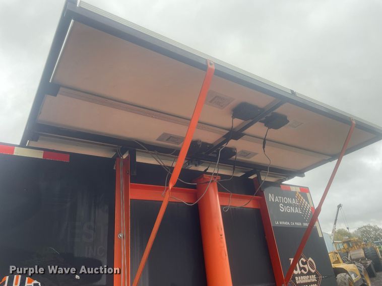 image for item JE9464 (2) National Signal VU Pointe 15429 message board trailers