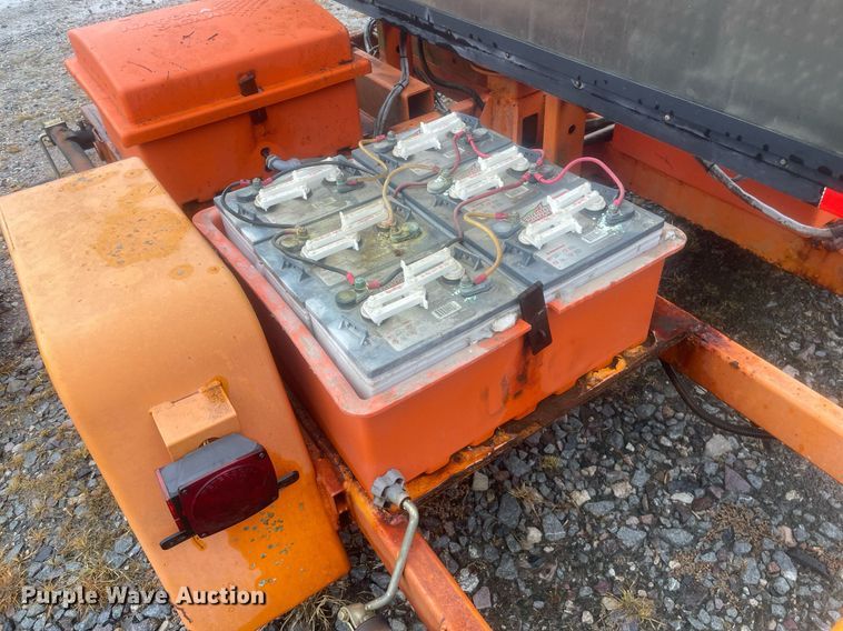 image for item JE9464 (2) National Signal VU Pointe 15429 message board trailers