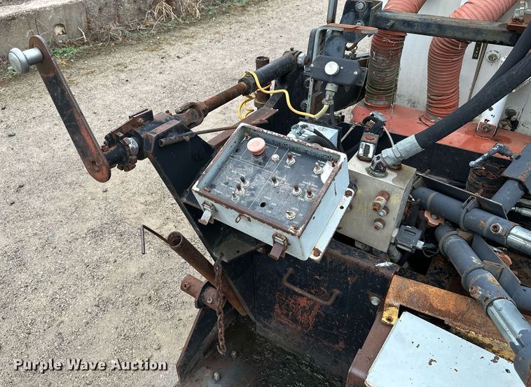 image for item JE9465 1996 Roadtec RP185-10  paver