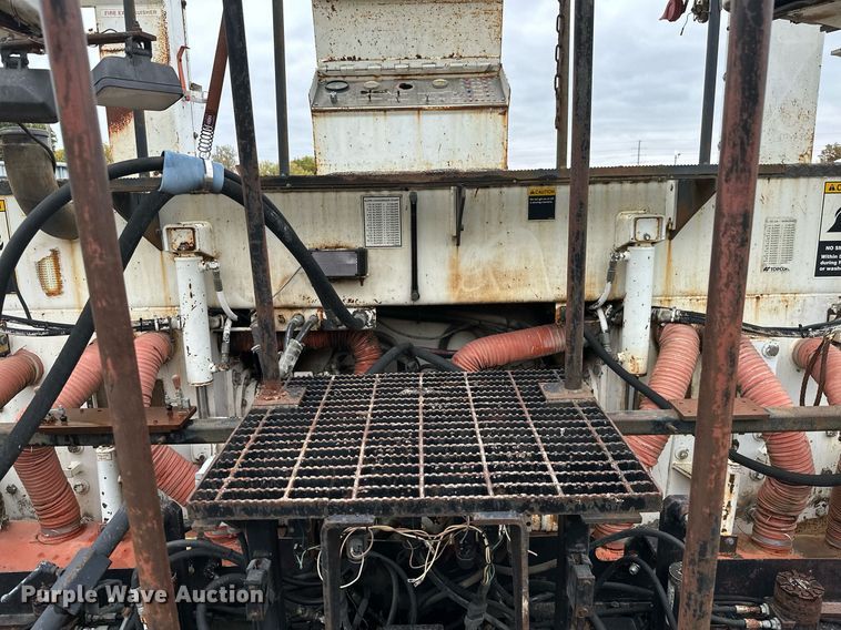 image for item JE9465 1996 Roadtec RP185-10  paver